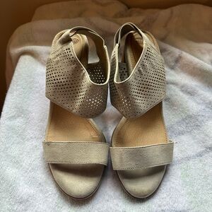 Dr. Scholls easy slip on suede chunky heels